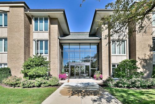 apt-a105-1 Oak Brook Club Dr, Oak Brook, IL, 60523-1321 | Card Image