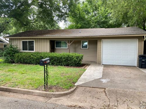 507 W Smith St, Cleburne, TX, 76033-5352 | Card Image