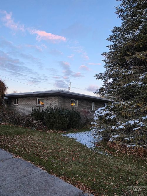 334 S 4th St, Rupert, ID, 83350-2109 | Card Image