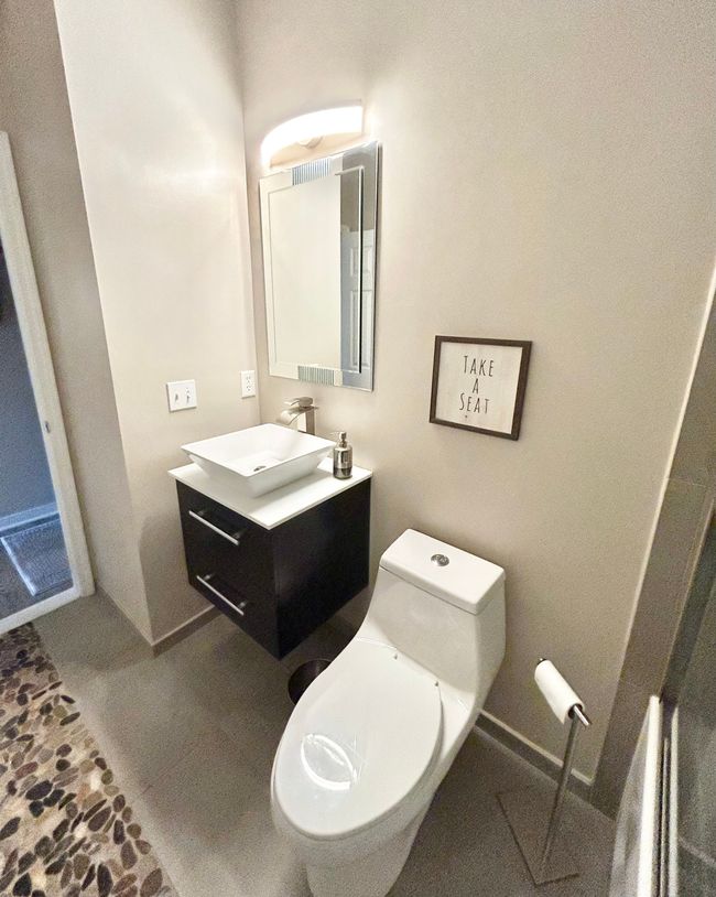 High end amenities in dual access bath | Image 23