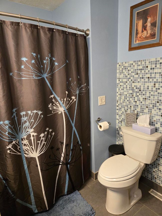 511 2 Nd St W, House other with 3 bedrooms, 2 bathrooms and null parking in Cresco IA | Image 22