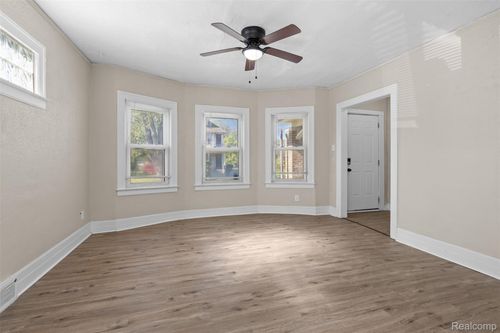 4840 Saint Clair St, Detroit, MI, 48214-4422 | Card Image