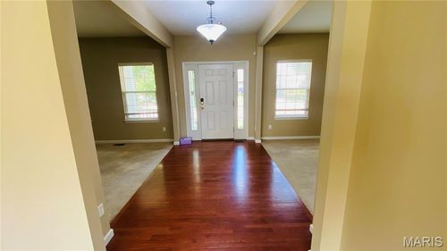 58 Fountainview Dr, Saint Charles, MO, 63303-3049 | Card Image