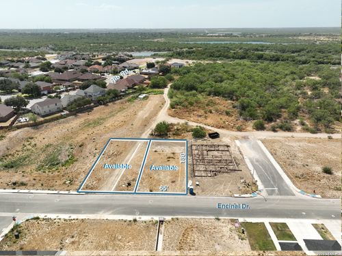 712 Encinal Dr, Eagle Pass, TX, 78852-3365 | Card Image