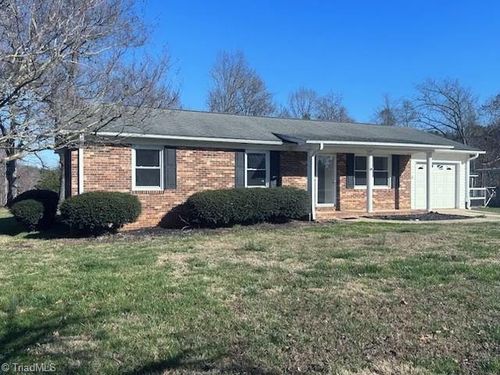 313 Benbow Dr, East Bend, NC, 27018-7190 | Card Image