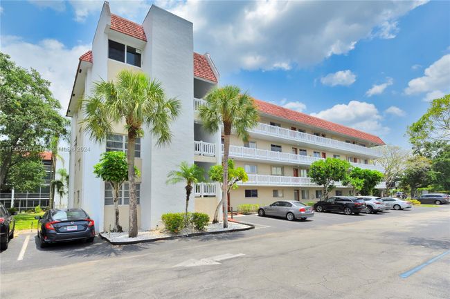 APT-202 - 3571 Inverrary Dr, Condo with 2 bedrooms, 2 bathrooms and null parking in Lauderhill FL | Image 22