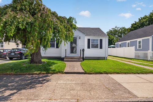 122 Dewey Ave, Pawtucket, RI, 02861-4252 | Card Image