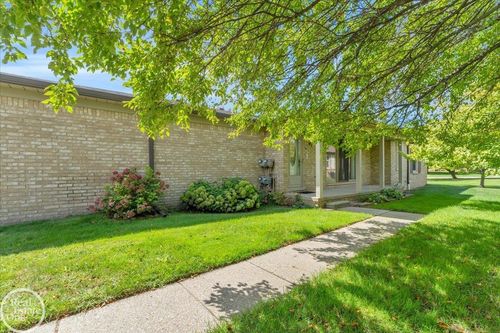 49227 Norristown Ct, Shelby Township, MI, 48315-3967 | Card Image
