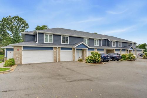 2709 Silvernail Road, Waukesha, WI, 53186 | Card Image