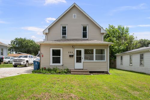 220 30th Ave, East Moline, IL, 61244-3038 | Card Image