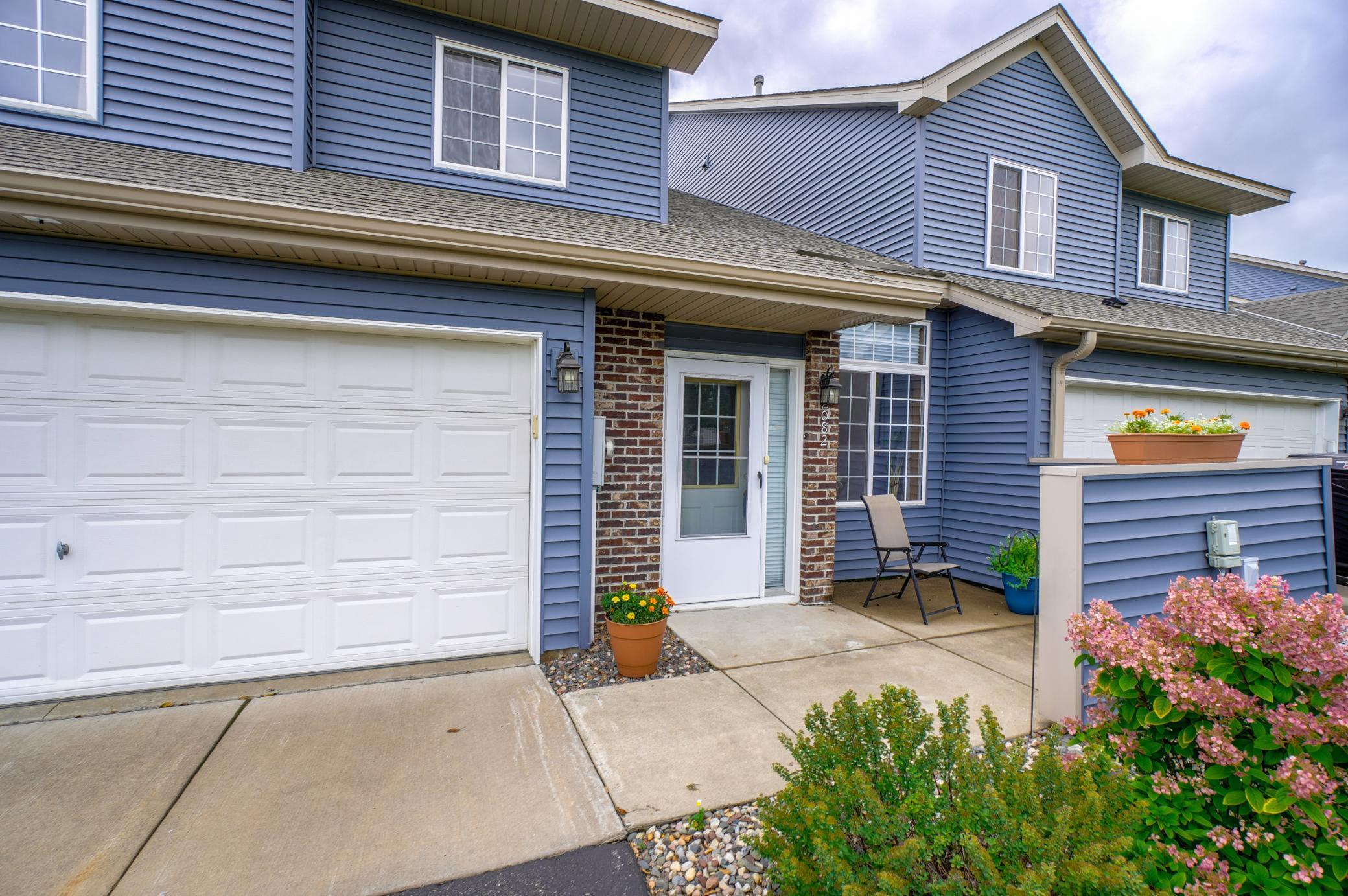 Willow Cir, Hugo, MN 55038