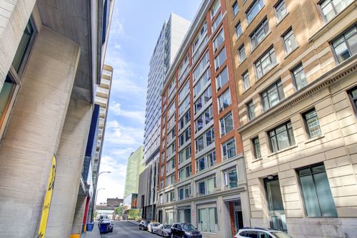 703-366 Rue Mayor, Montréal, QC, H3A1N8 | Card Image