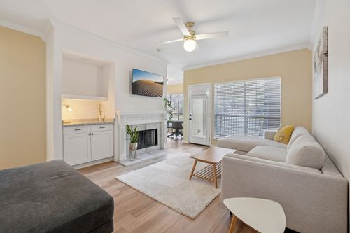 apt-201-3550 Country Square Dr, Carrollton, TX, 75006-8727 | Card Image