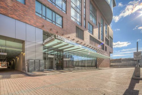 2306-1 Market St, Toronto, ON, M5E0A2 | Card Image