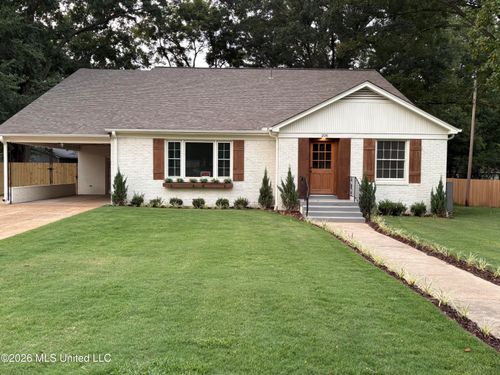 206 Bowden St, Senatobia, MS, 38668-2103 | Card Image