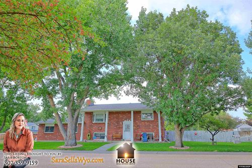 1037 Bandera Ave, Douglas, WY, 82633-3040 | Card Image