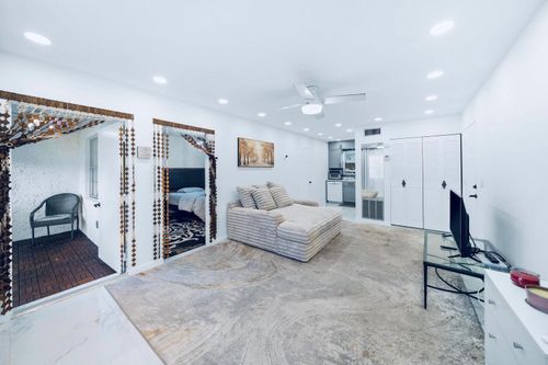 129-129 Lake Carol Dr, West Palm Beach, FL, 33411-2102 | Card Image