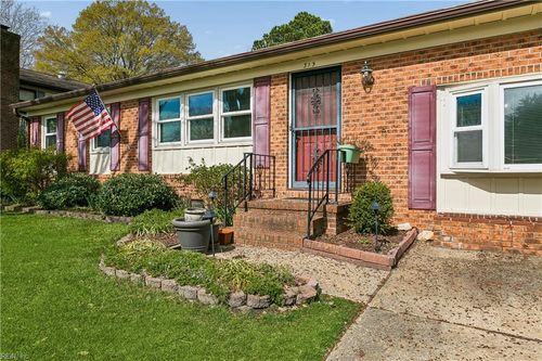 319 Nancy Dr, Hampton, VA, 23669-1811 | Card Image