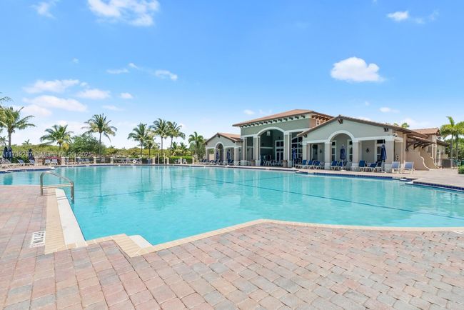 21937 Sw 88 Th Path, Townhouse with 3 bedrooms, 3 bathrooms and null parking in Cutler Bay FL | Image 15