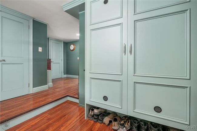 Entry area with built-in cabinetry | Image 16