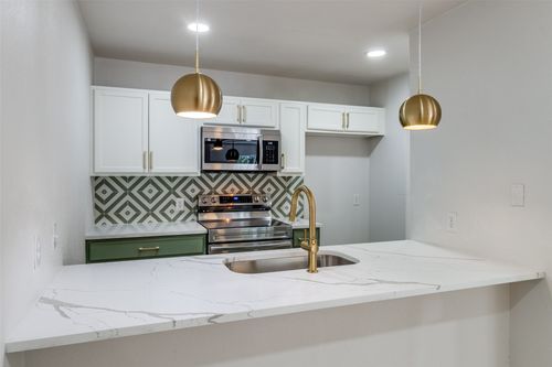 apt-5203-9601 Walnut St, Dallas, TX, 75243-2399 | Card Image