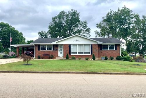 134 Pine St, Farmington, MO, 63640-1464 | Card Image