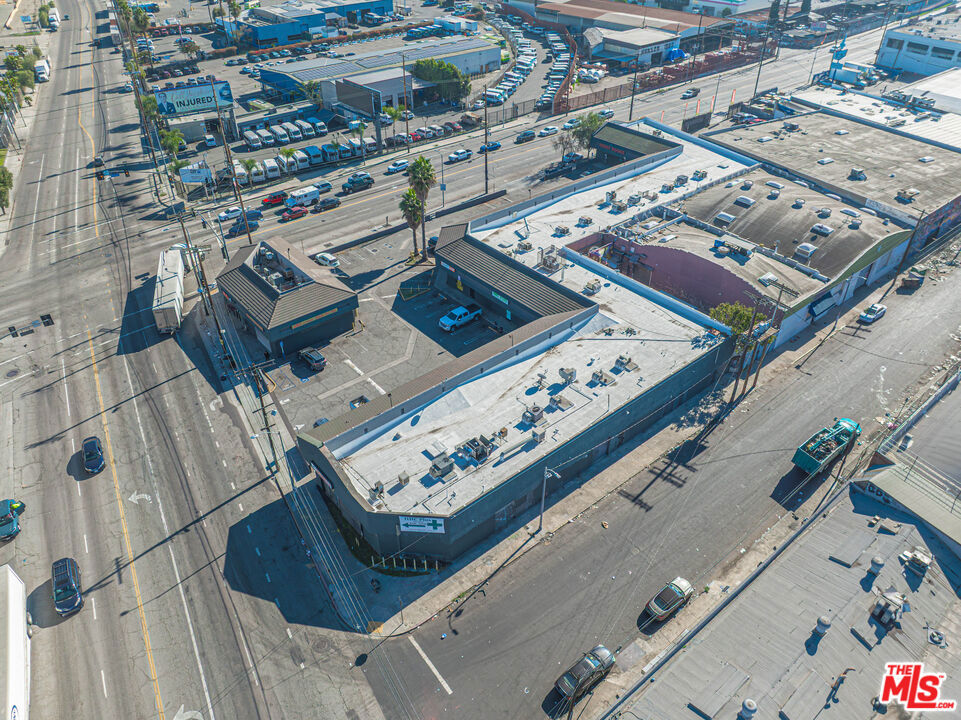Commercial Sale in Los Angeles 3