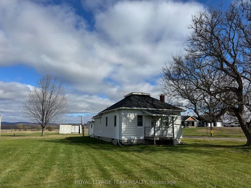 3512 Dunrobin Rd, Woodlawn, ON, K0A3M0 | Card Image