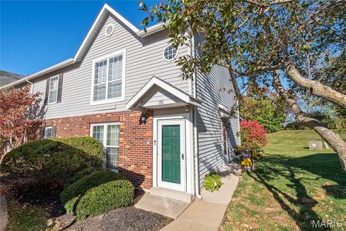 130 Country Trace Ct, Saint Peters, MO, 63304-2815 | Card Image