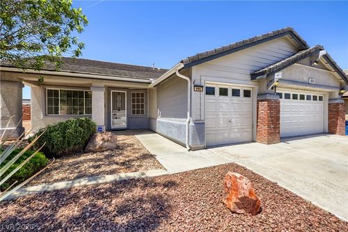 995 Courtney Valley St, Henderson, NV, 89052-3851 | Card Image