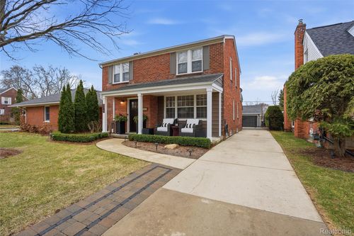 373 Hillcrest Ave, Grosse Pointe Farms, MI, 48236-3151 | Card Image