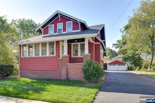 46 Grove St, Waldwick, NJ, 07463-2013 | Card Image