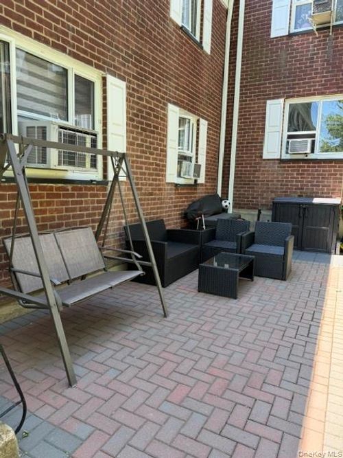1011-224-14 Manor Road, New York, NY, 11427 | Card Image