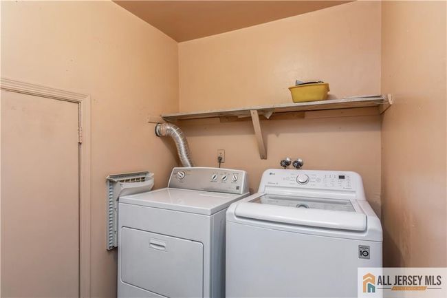 APT-9C - 323 Gill Ln, Townhouse with 2 bedrooms, 2 bathrooms and null parking in Iselin NJ | Image 21
