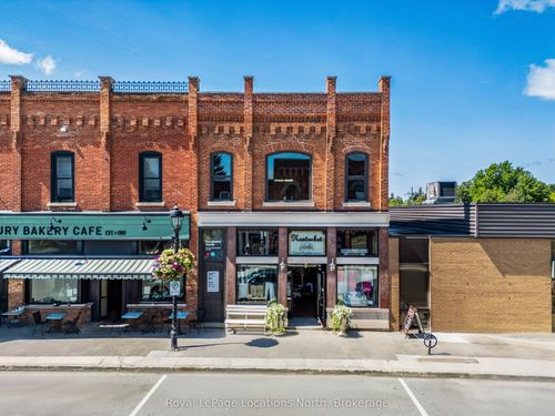 {{alt}} | Card Image