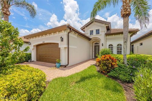 7828 Valencia Ct, NAPLES, FL, 34113-3185 | Card Image