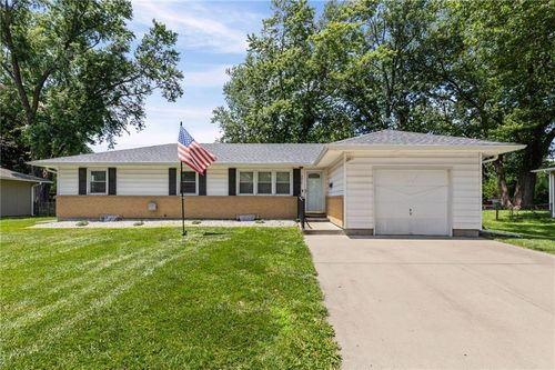4826 Stearns Ln, Shawnee, KS, 66203-1175 | Card Image