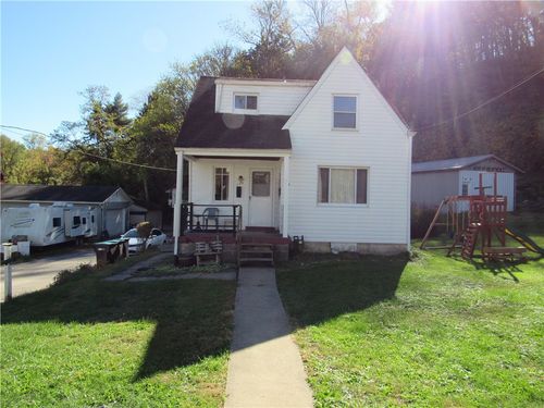 100 Curtis St, Tarentum, PA, 15084-1150 | Card Image