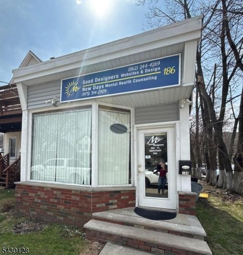 186 E Blackwell St, Dover, NJ, 07801-4169 | Card Image
