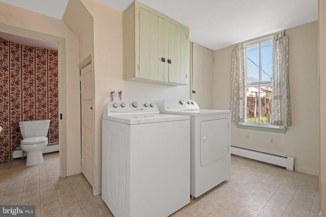 332 W High St, House other with 4 bedrooms, 2 bathrooms and null parking in MANHEIM PA | Image 14