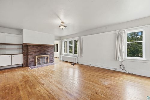 2114 E 2nd St, Duluth, MN, 55812-1816 | Card Image