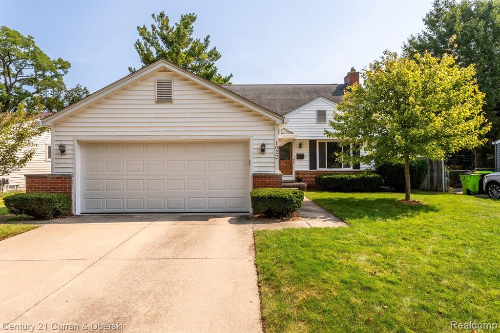 Canterbury St, Northville, MI 48167