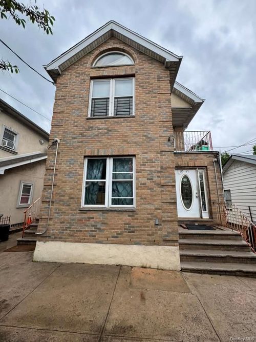 2521 94th St, East Elmhurst, NY, 11369-1523 | Card Image