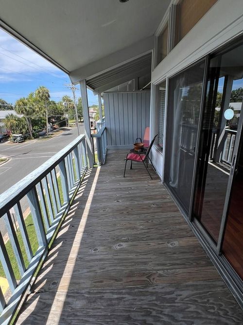 330-211 2nd St, CEDAR KEY, FL, 32625-5115 | Card Image