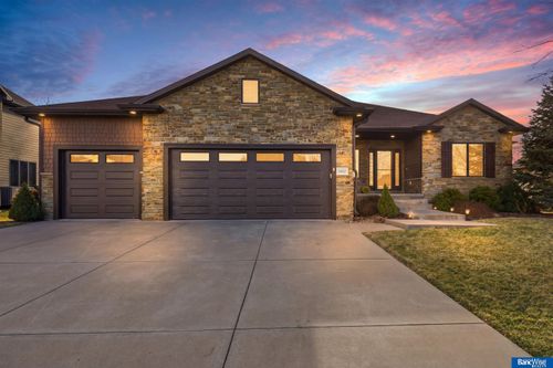 5400 S 90th St, Lincoln, NE, 68526-9235 | Card Image