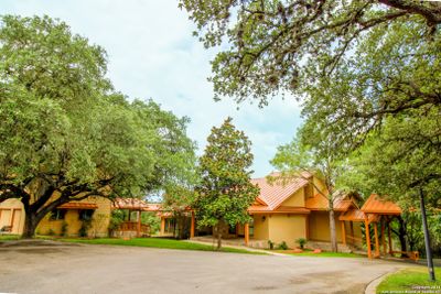 1721 Greystone Dr, House other with 5 bedrooms, 4 bathrooms and null parking in New Braunfels TX | Image 3