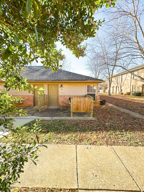 apt-n-100 Ballygar St, Clarksville, TN, 37043-2800 | Card Image