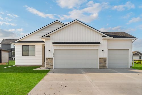 2824 Nw Reinhart Dr, Ankeny, IA, 50023-7982 | Card Image