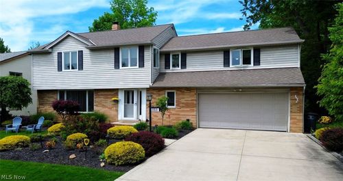 23531 Wendover Dr, Beachwood, OH, 44122-1450 | Card Image