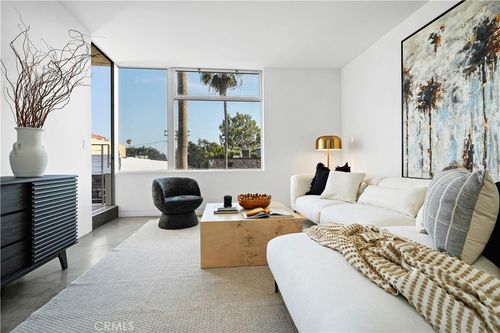 1121 Abbot Kinney Blvd, Venice, CA, 90291-5301 | Card Image